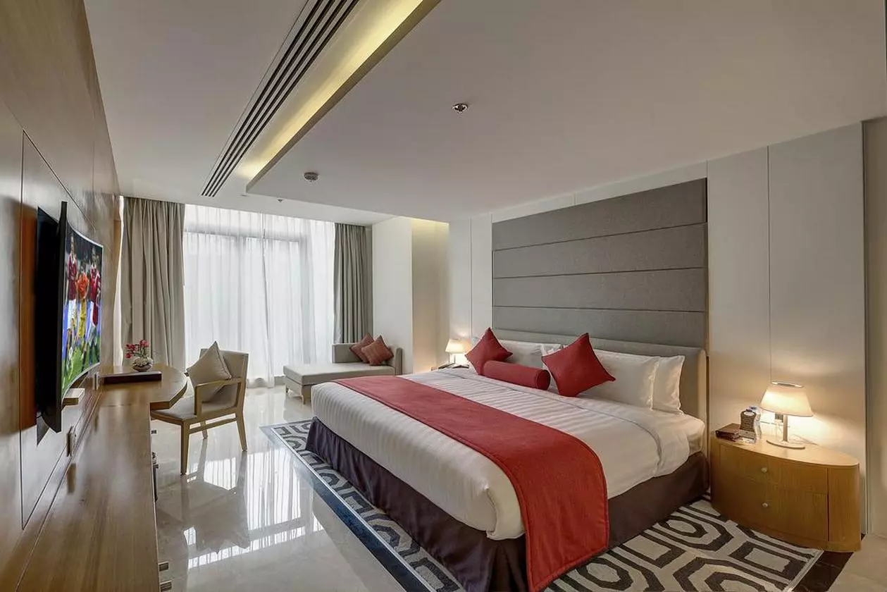 ROYALCONTINENTAL_SHABAVIZ (14).jpg